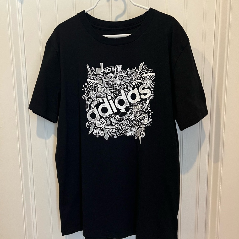 Boys Adidas black and white graphic shirt in excellent condition, size medium